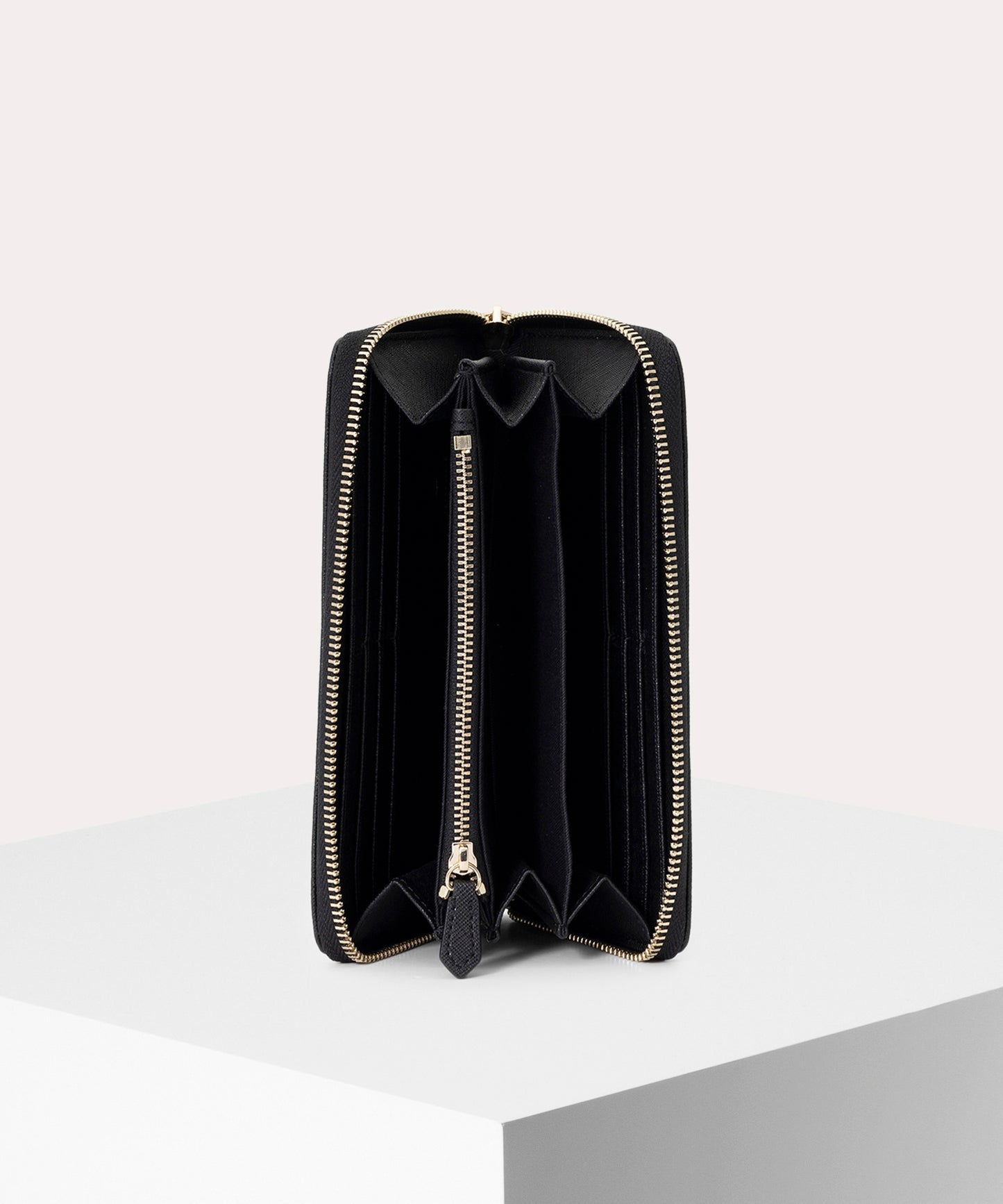 SAFFIANO CLASSIC ラウンドファスナー長財布