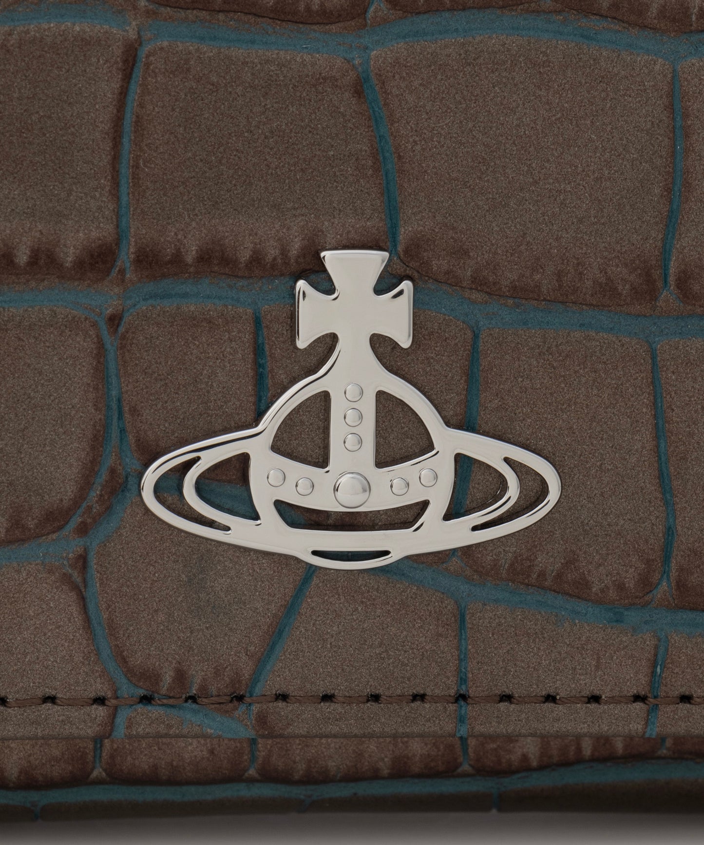 EMBOSSED 口金三つ折り財布