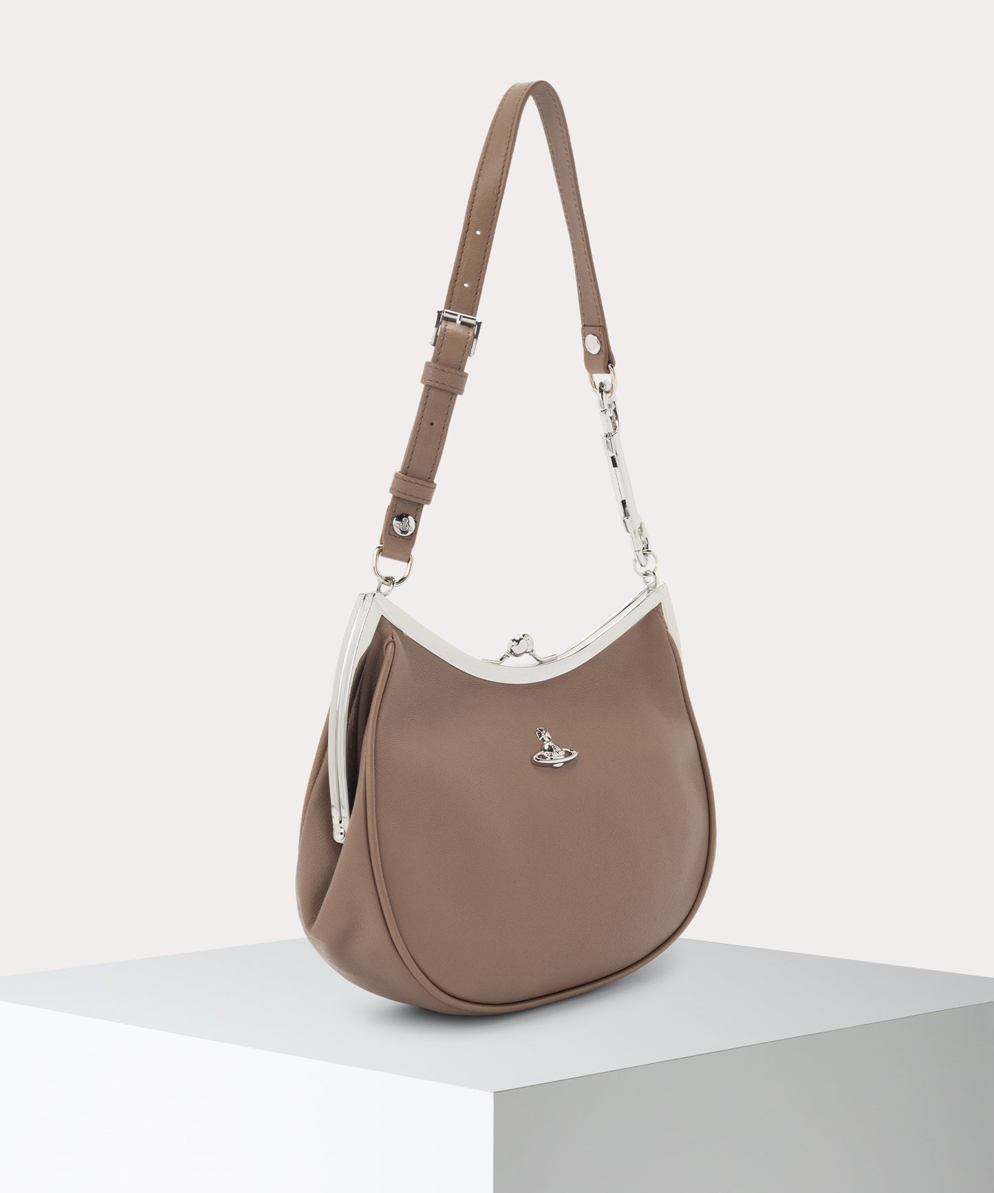 SUPPLE LEATHER CHARM 口金ショルダーバッグ