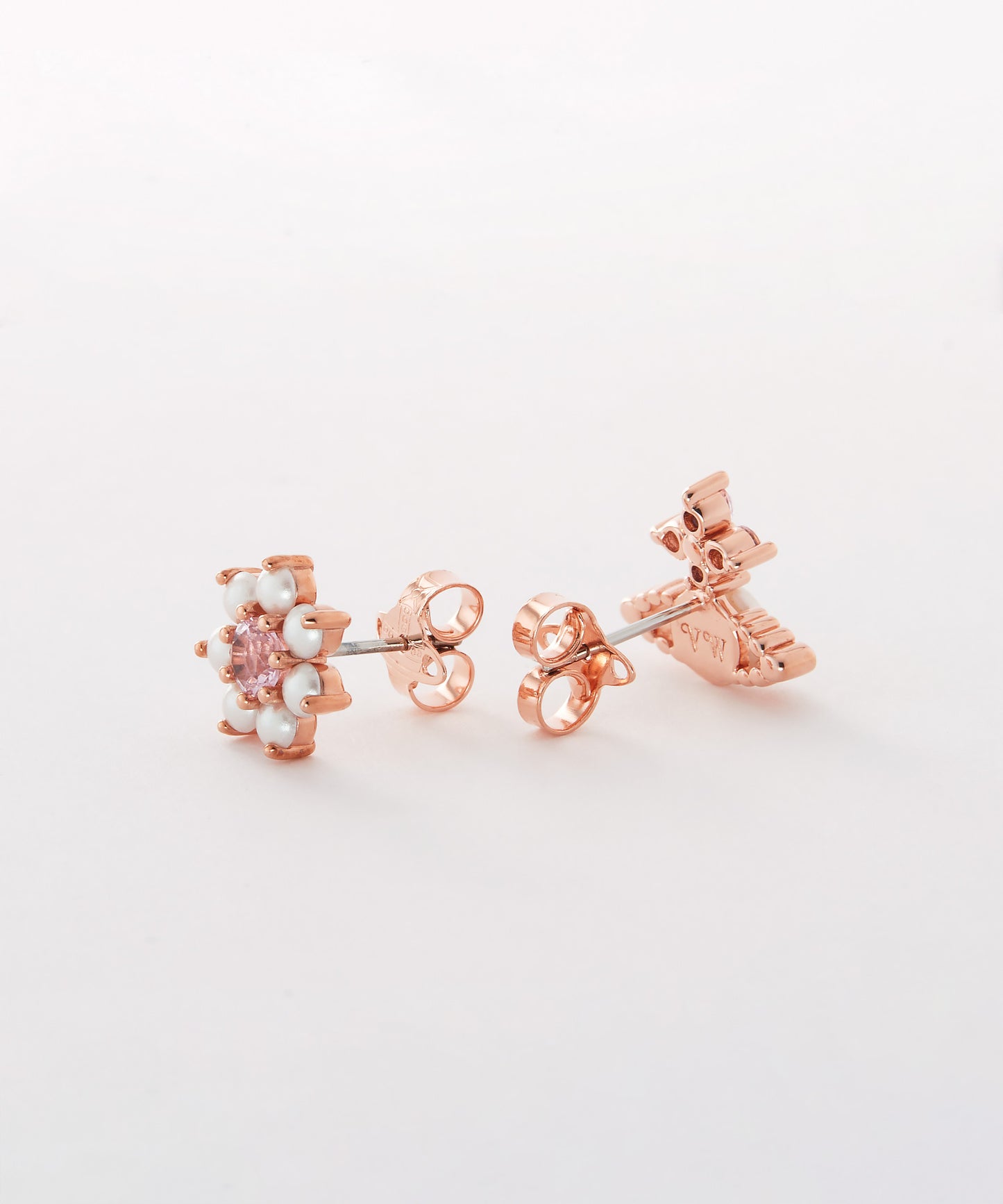 AGNES ピアス