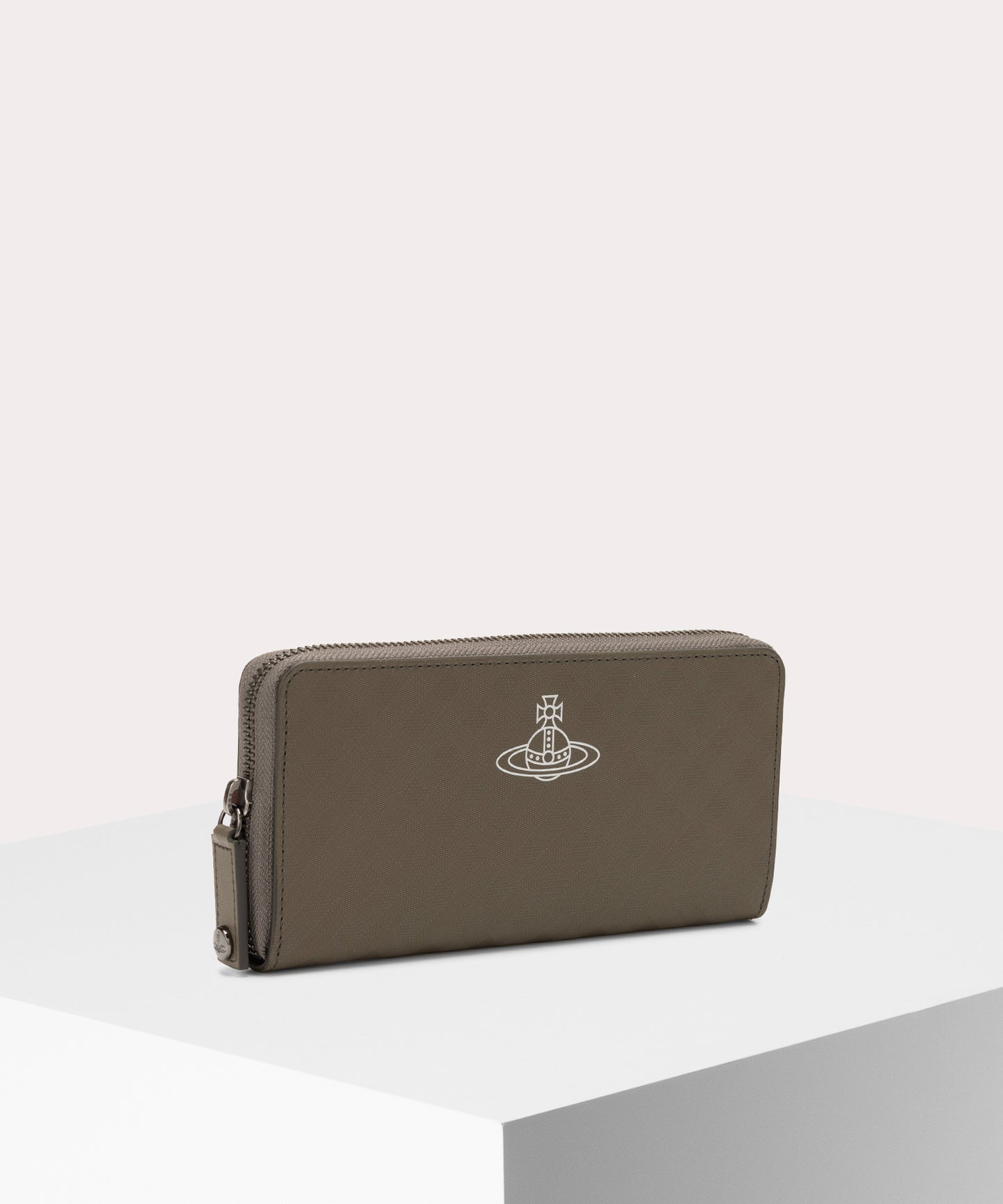 EMBOSSED ラウンドファスナー長財布