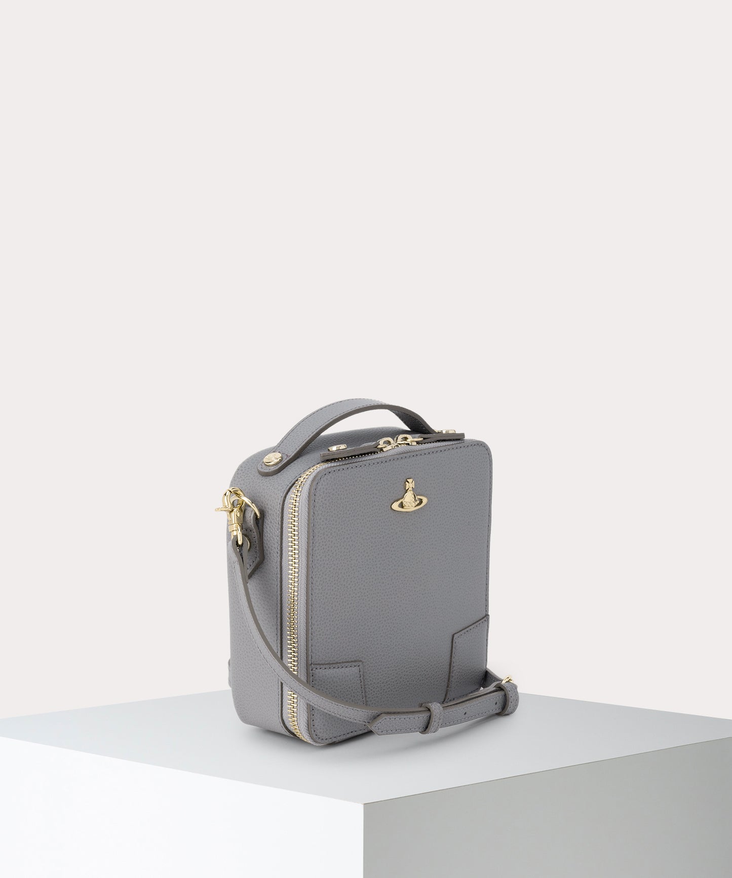 【日本限定】EXECUTIVE スクエア ショルダーバッグ