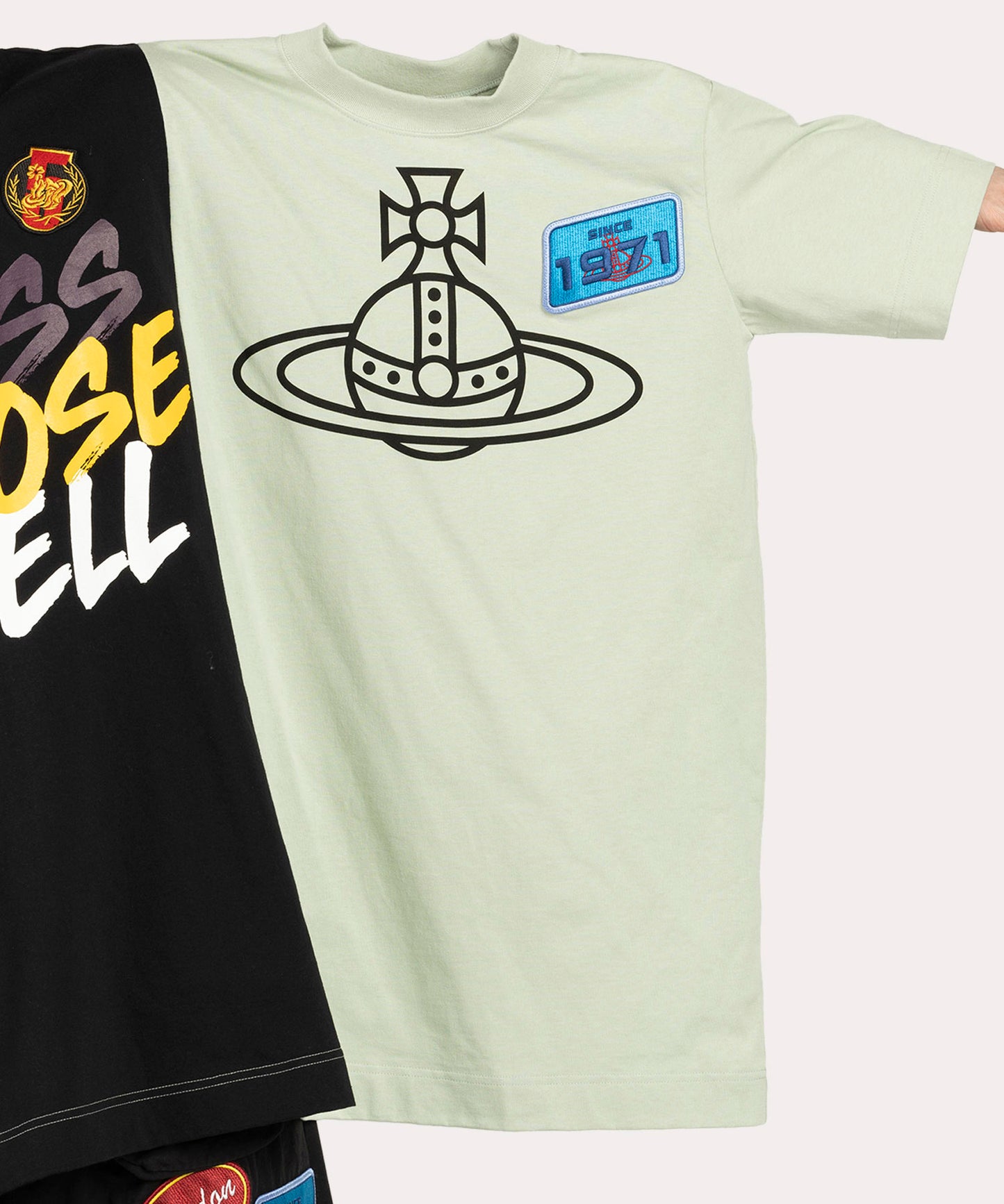 BUY LESS CHOOSE WELL TRINITY Tシャツ
