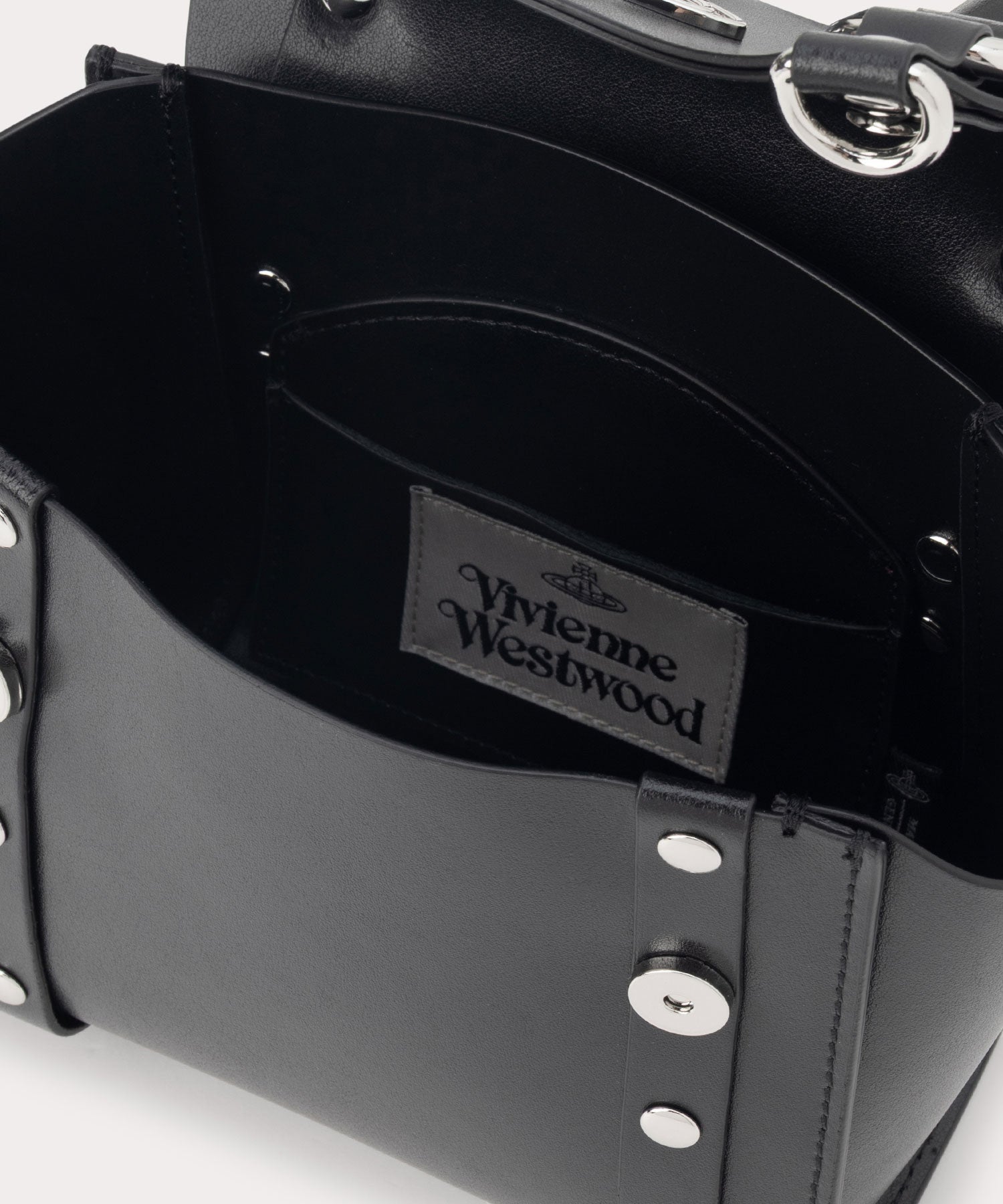 VIVIENNE WESTWOOD チェーン付きベティミニハンドバッグ SMOOTH LEATHER BETTY チェーン付きミニハンドバッグ(ブラック