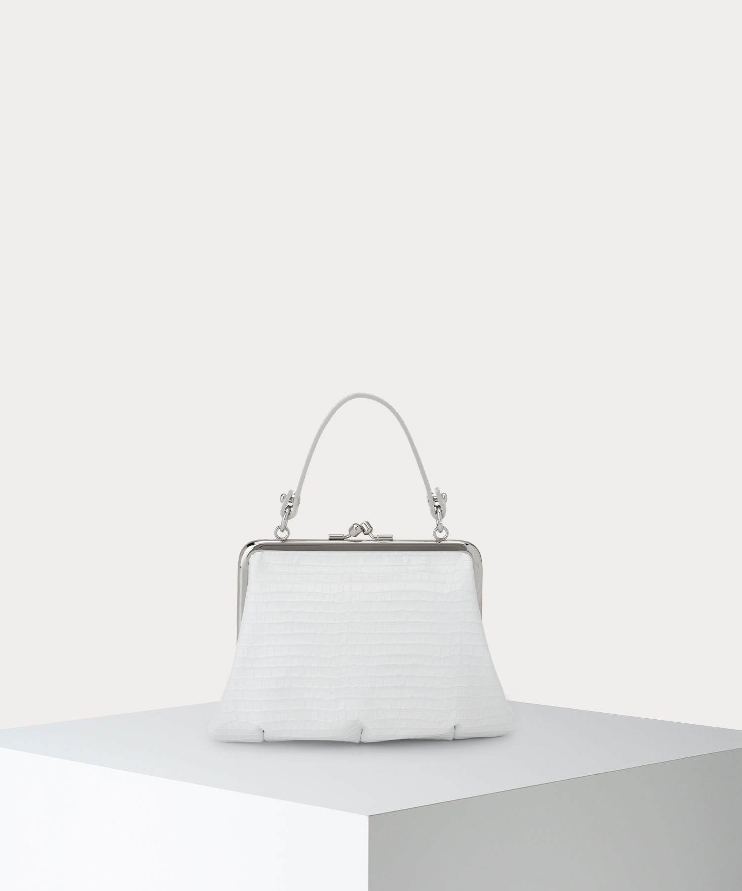 ふわふわホワイトショルダーバッグ bag2-02642 ショルダーバッグ オフホワイト ブラック | L