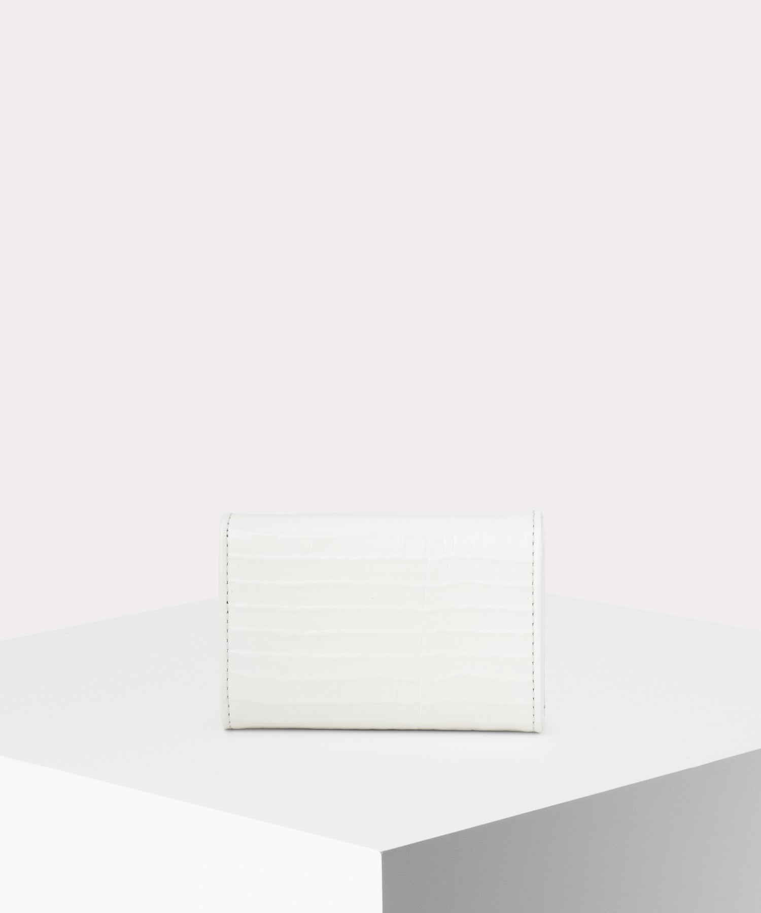 MINI CROC EMBOSSED ENVELOPE 三つ折りミニ財布