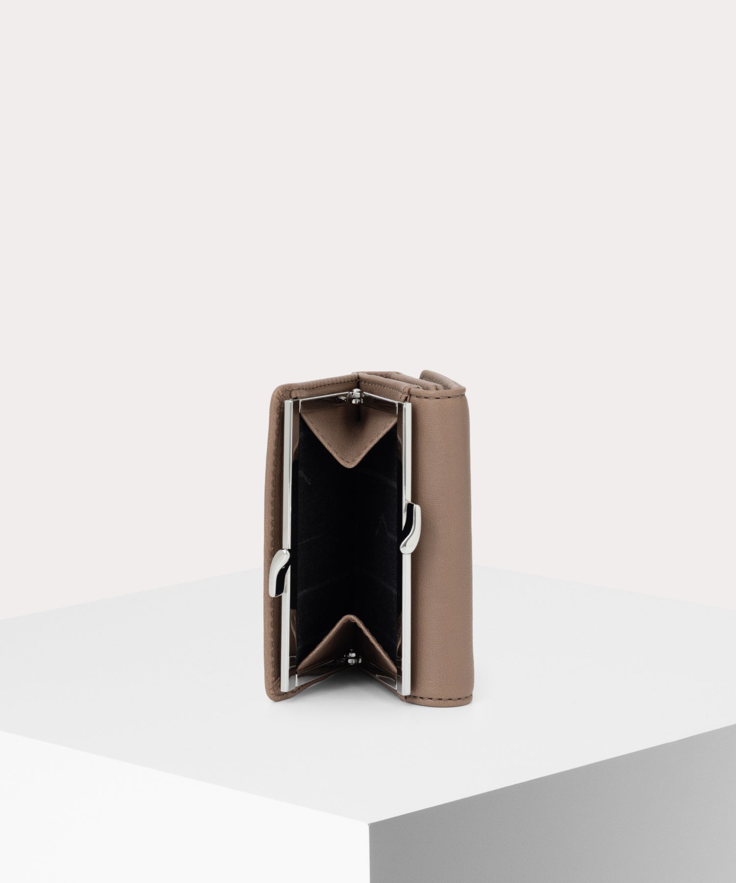 SUPPLE LEATHER 口金三つ折り財布