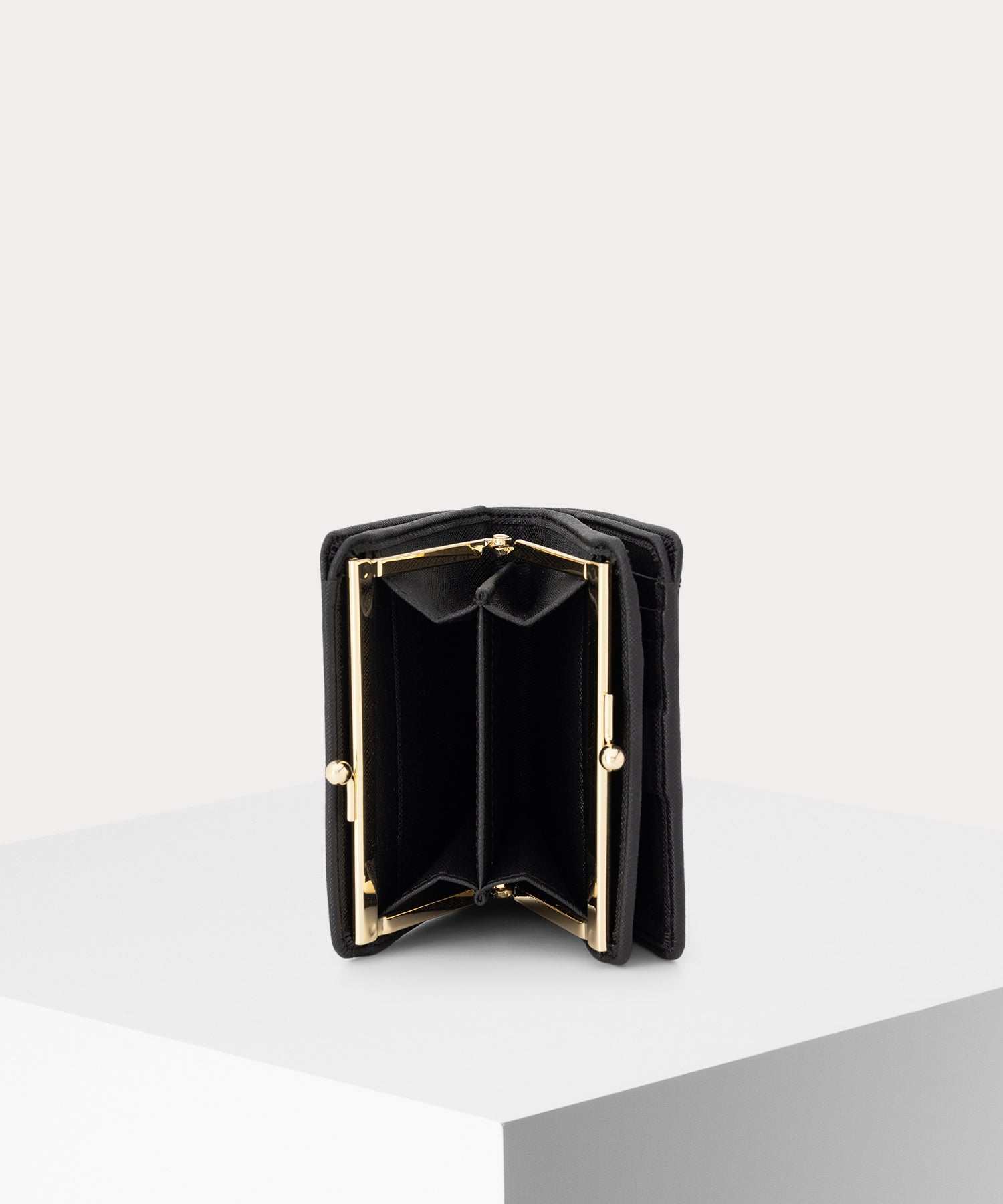 美品　Vivienne Westwood executive 二つ折り財布 日本限定☆VivienneWestwood】EXECUTIVE 口金二つ折りミニ財布