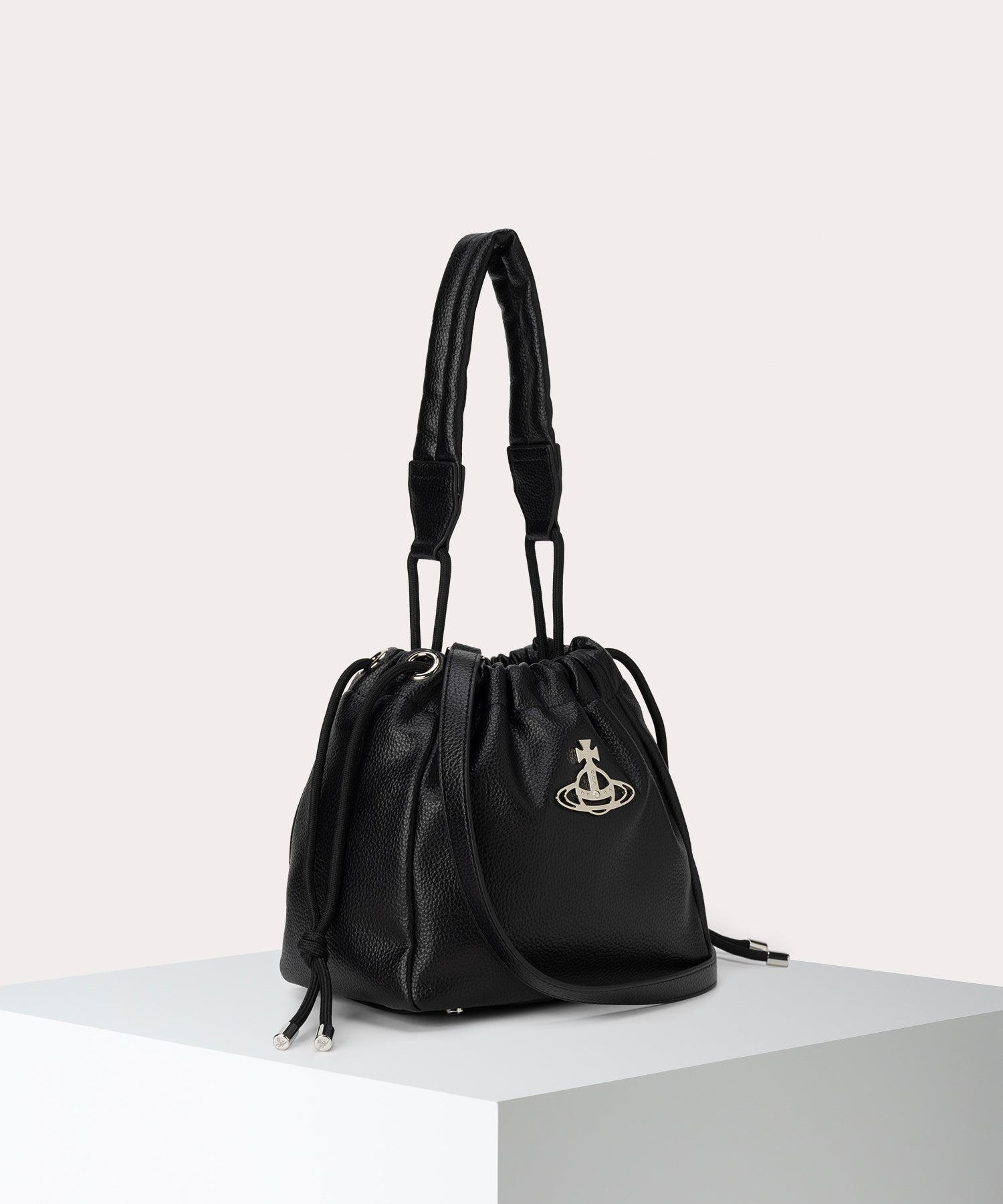 う*ち様 Vivienne Westwood ヴィヴィアン ウエストウッド ハン 稀代のファッションデザイナー、ヴィヴィアン・ウエストウッドの