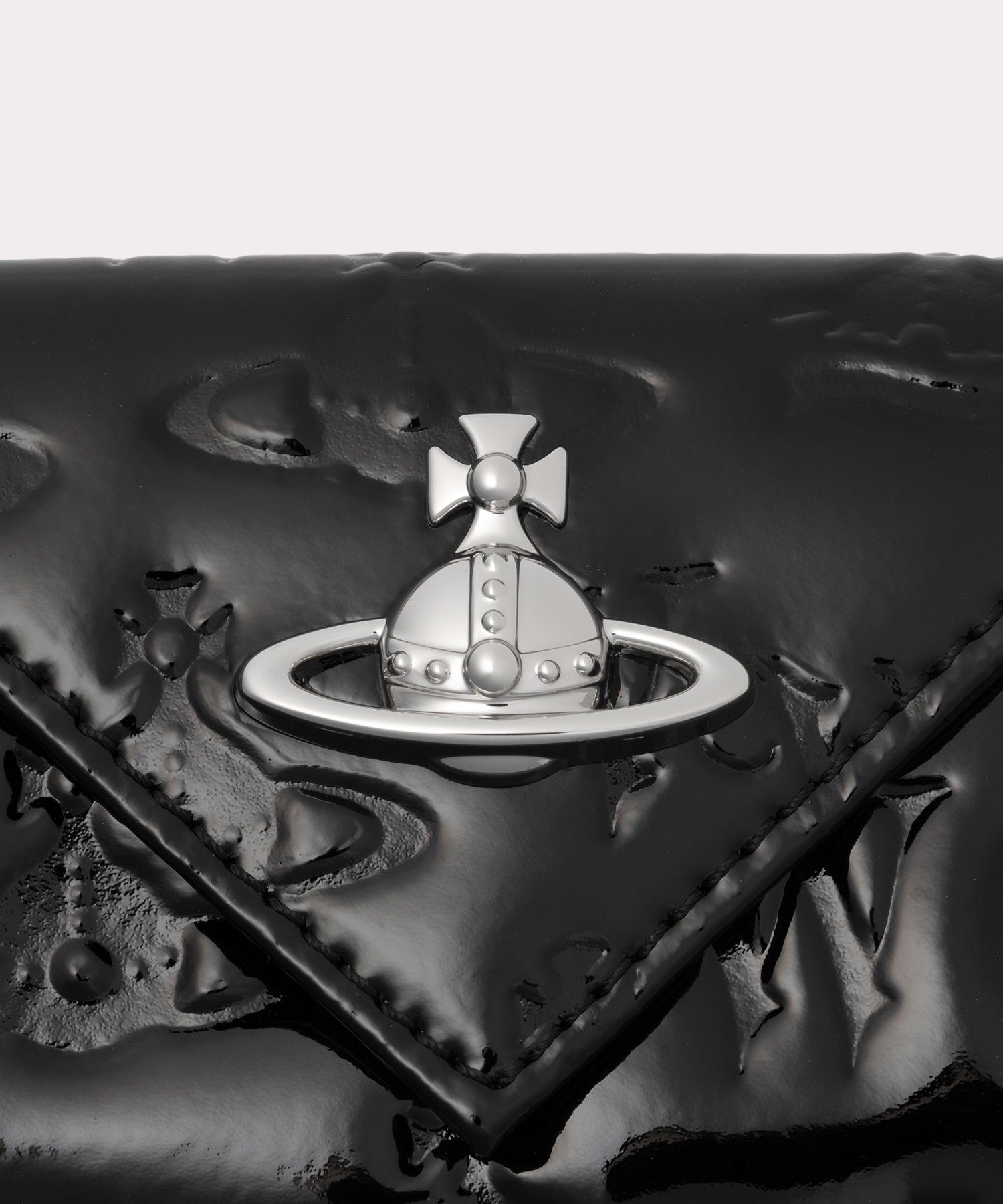 【柄あり❤︎新作】Vivienne Westwood 3つ折り財布 エナメル 黒 新作✨️】柄付き Vivienne Westwood 3つ折り財布 エナメル - メルカリ