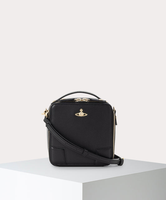 【日本限定】EXECUTIVE スクエア ショルダーバッグ