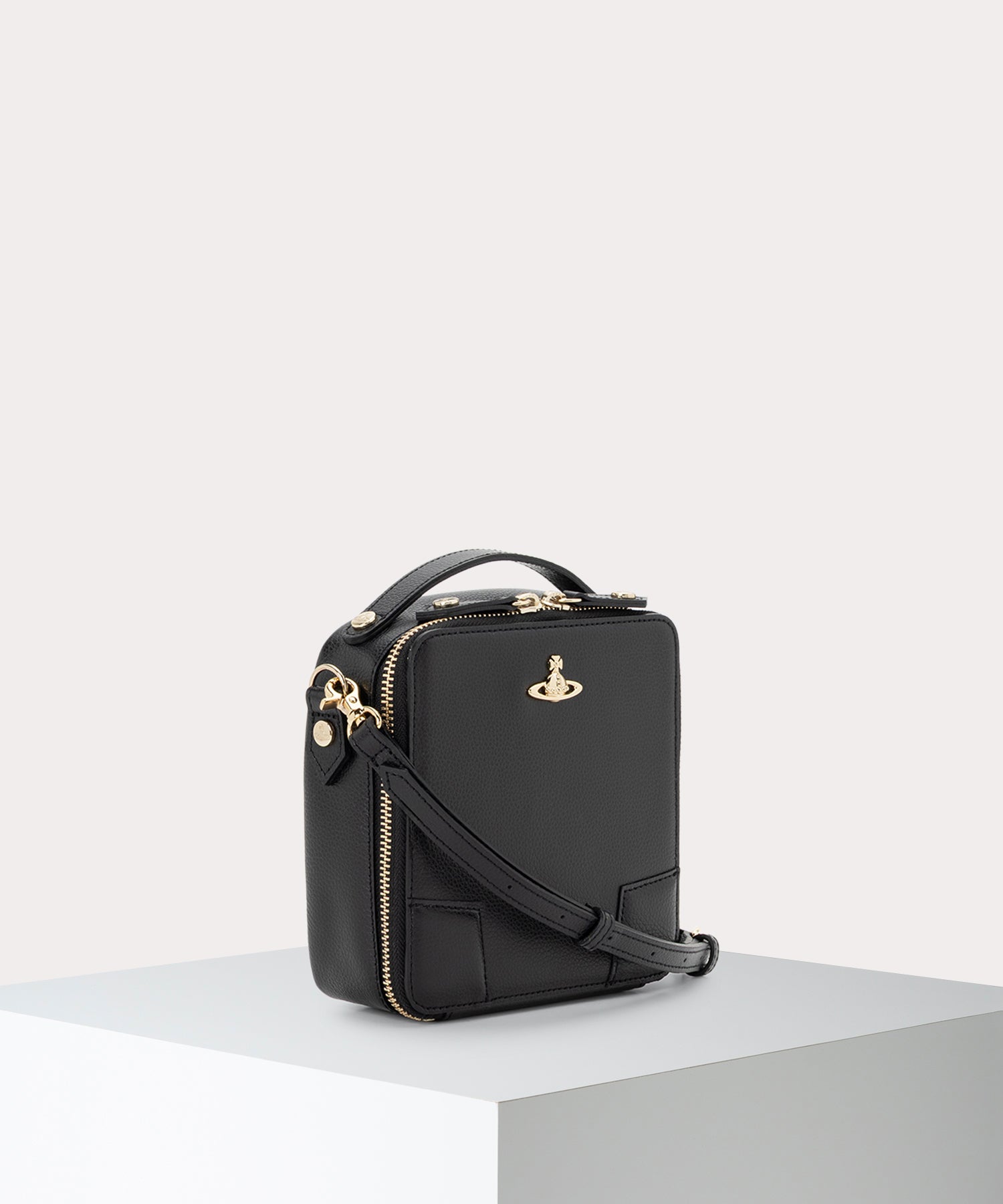 日本限定】EXECUTIVE スクエア ショルダーバッグ(ブラック)（メンズ