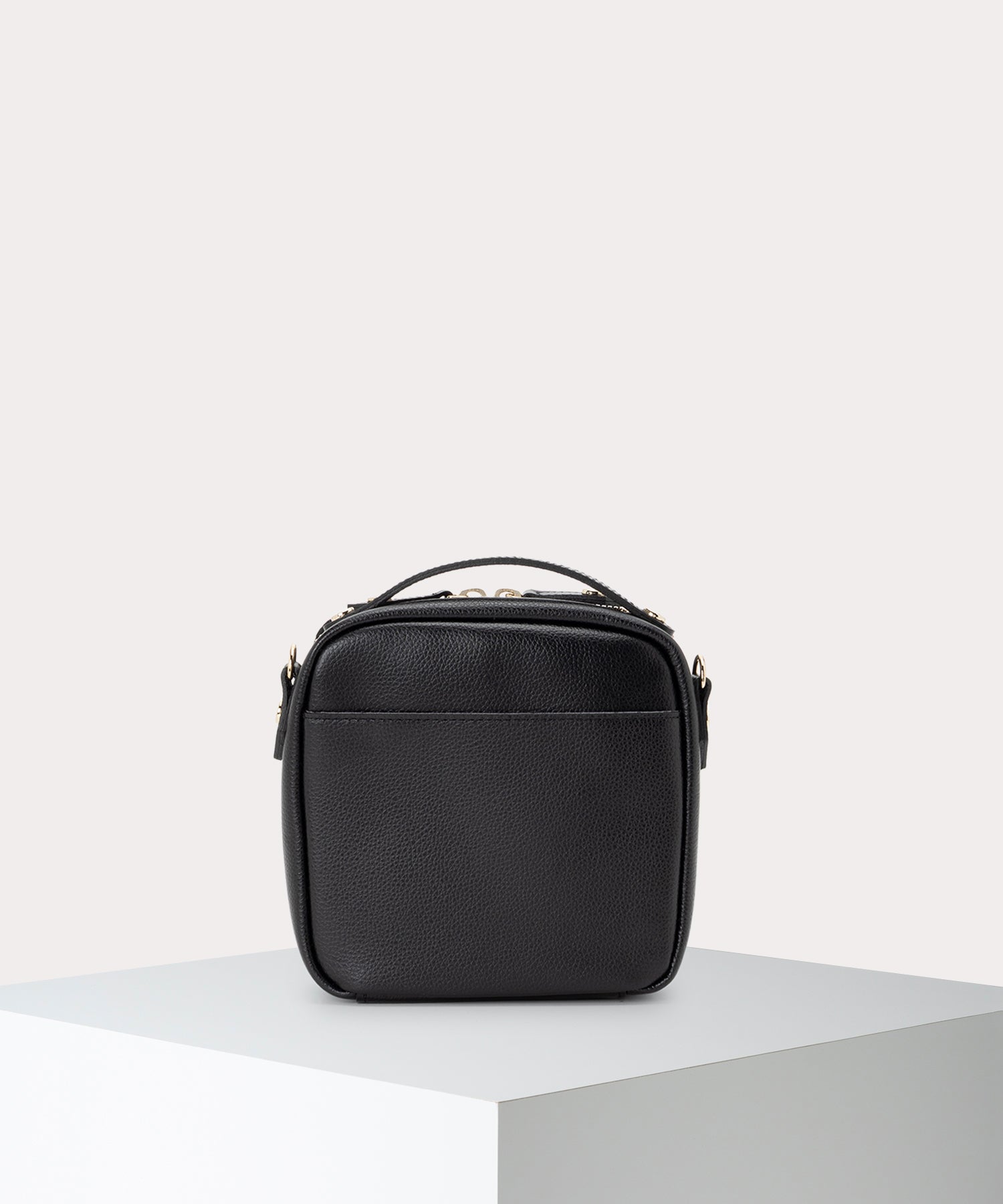 日本限定】EXECUTIVE スクエア ショルダーバッグ(ブラック)（メンズ