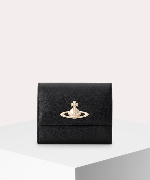 1320951122_013_1_4f9bb486-ed55