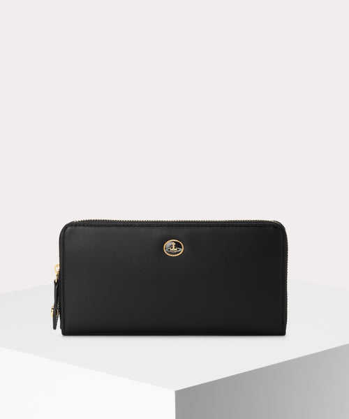 1320951132_013_1_39334ec6-a9b4