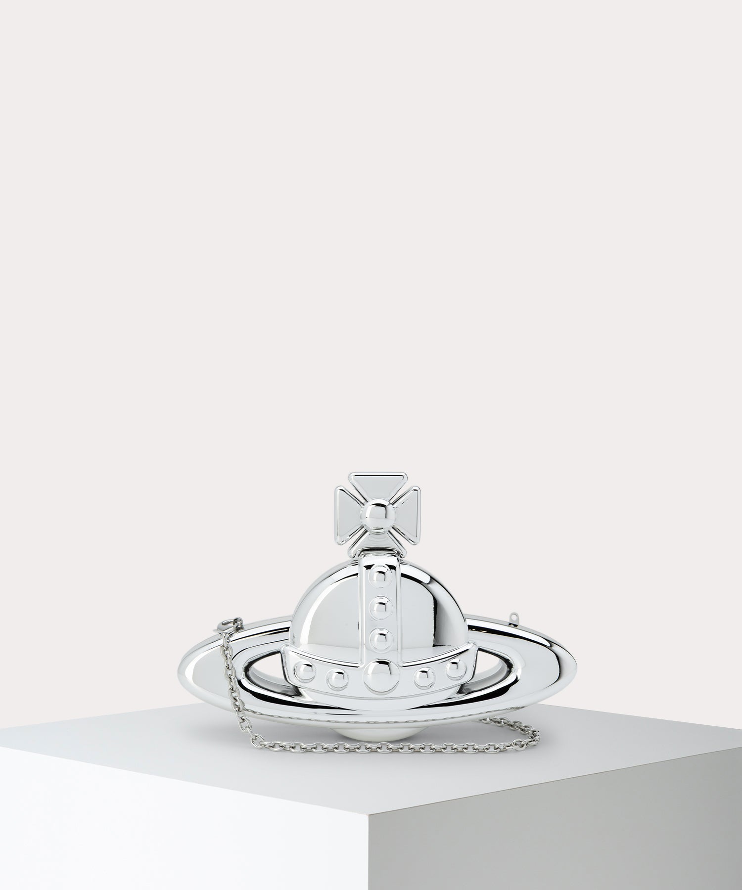 美品 ヴィヴィアン ウェストウッド  クラッチバッグ ORB キルティング 美品 ヴィヴィアン ウェストウッド クラッチバッグ ORB キルティング