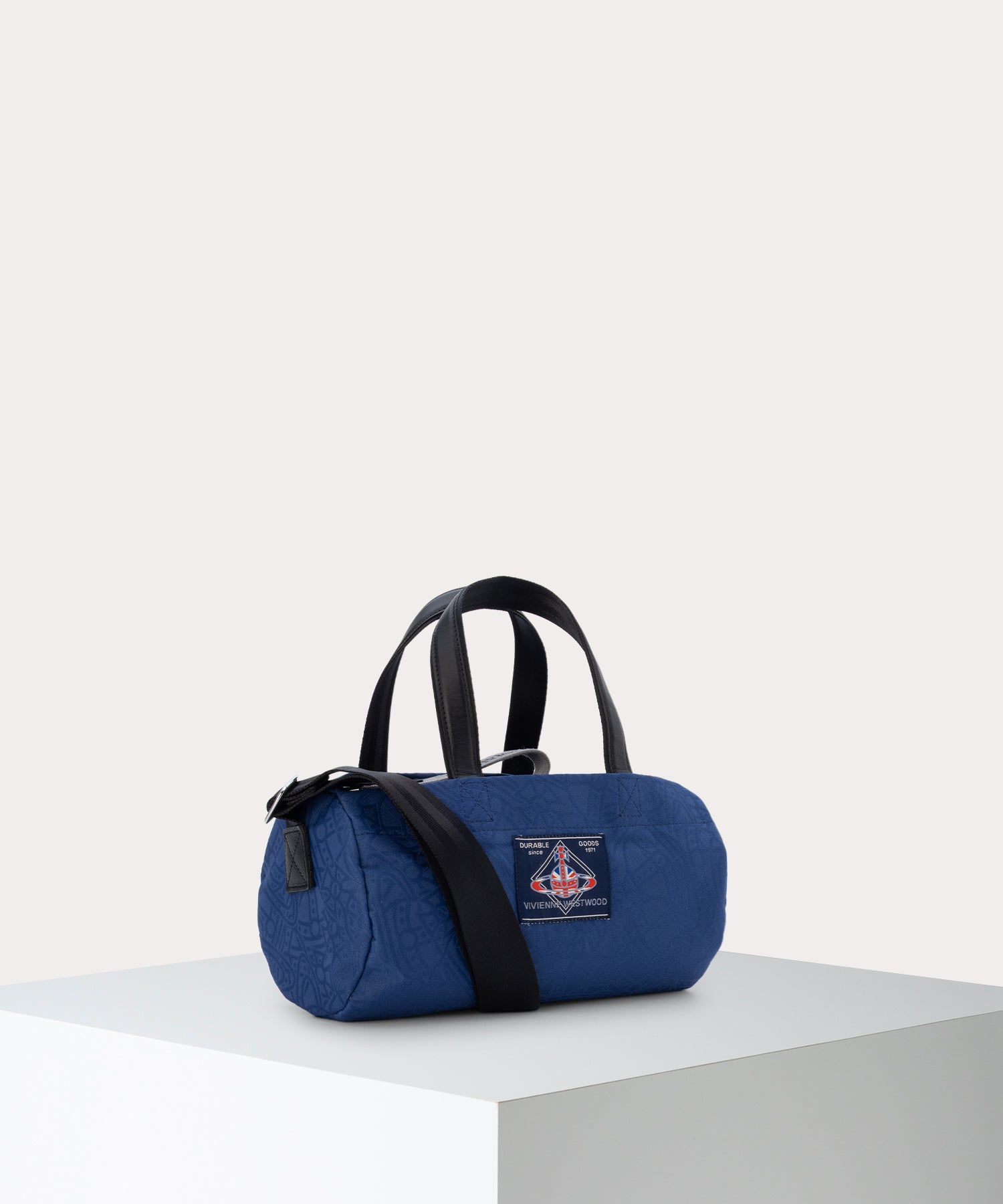 Vivienne Westwood ボディバッグ ネイビーキルティング Vivienne Westwood ボディバッグ ネイビーキルティング