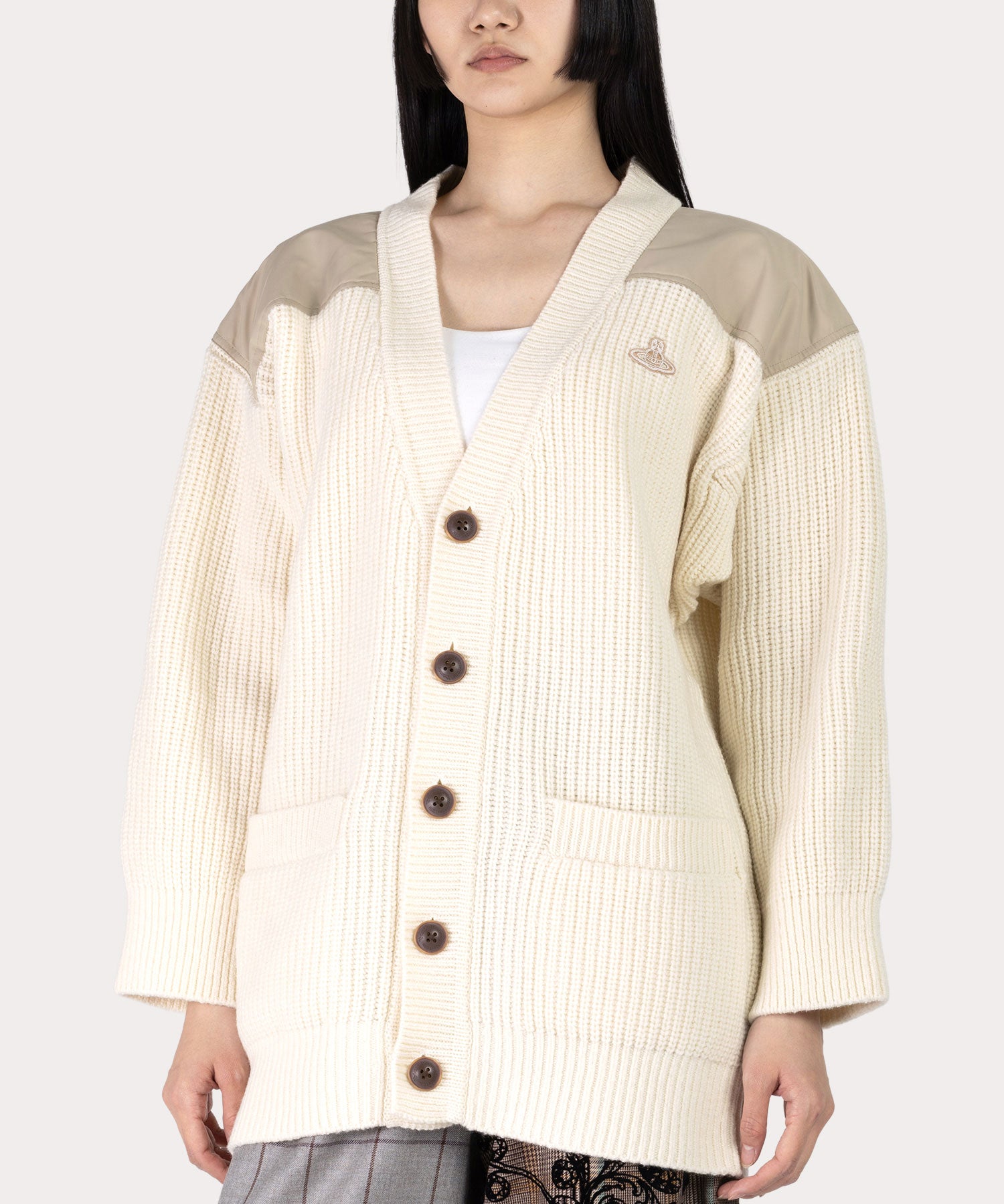 ミリタリーパッチ ローゲージニットカーディガン(ホワイト ミリタリーパッチ ローゲージニットカーディガン(ホワイト