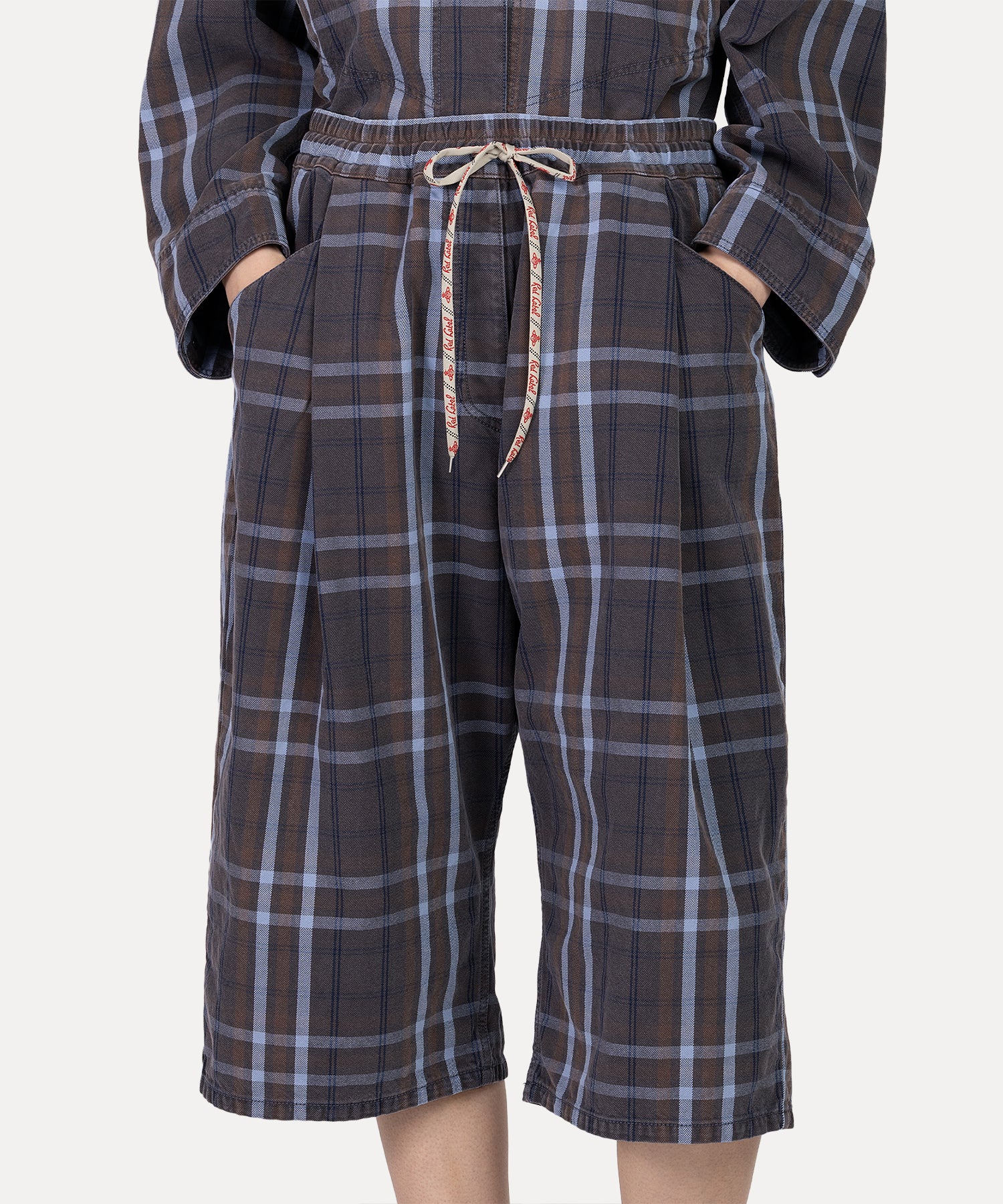 タータンチェックデニム タックハーフパンツ(グレー系)（レディース