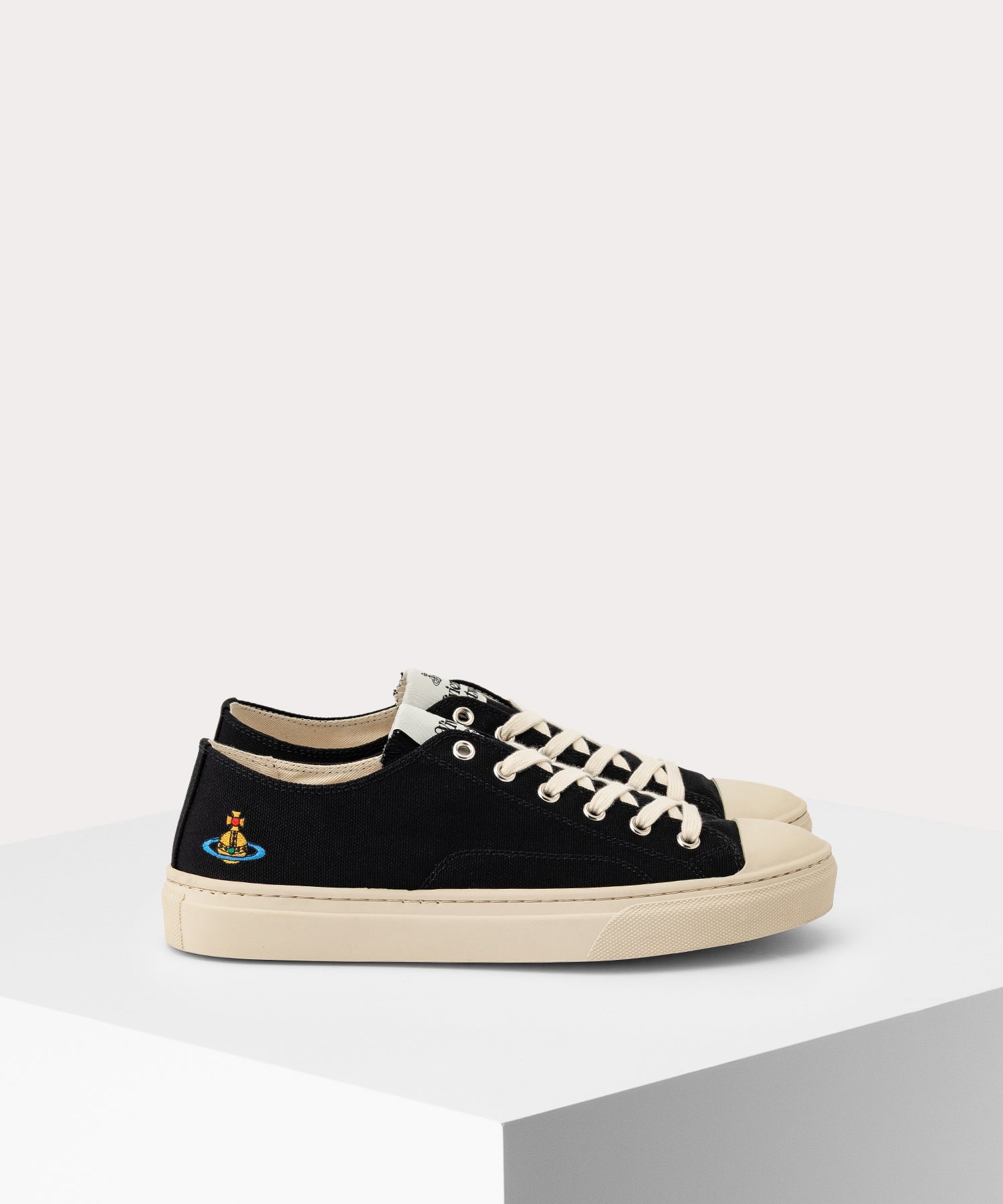 Vivienne Westwood ゴールドスニーカー　6サイズ　新品 Vivienne Westwood ゴールドスニーカー 6サイズ 新品 ビビアン