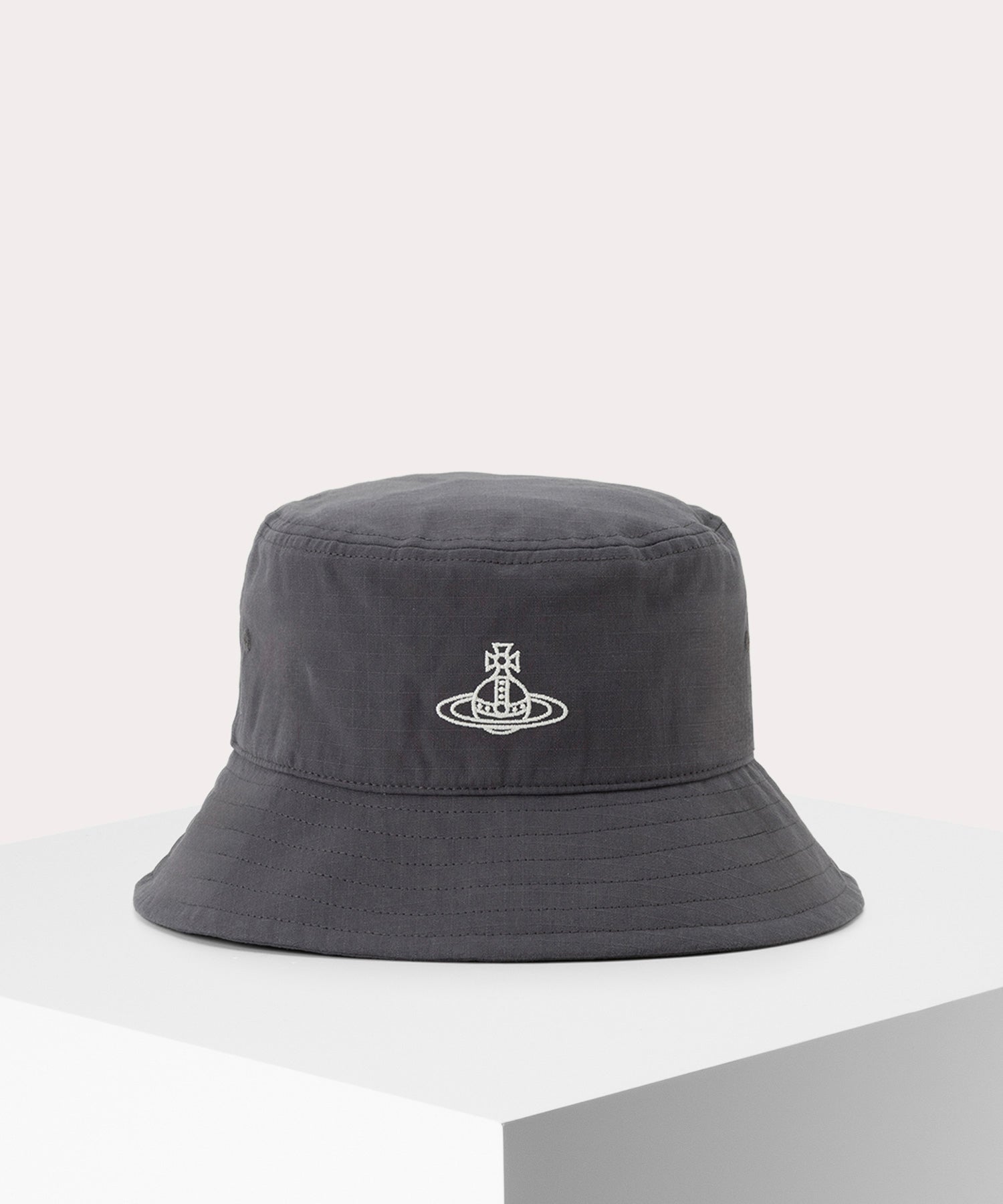 すぐ届く☆ Vivienne Westwood ☆ 完売必須! バケットハット