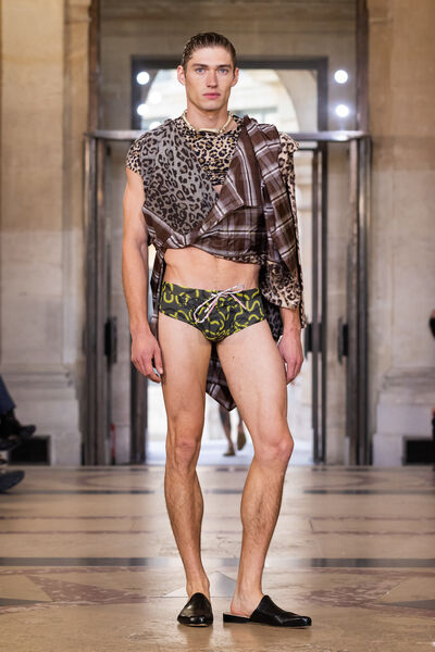 ANDREAS KRONTHALER FOR VIVIENNE WESTWOOD SPRING-SUMMER 26 CATWALK