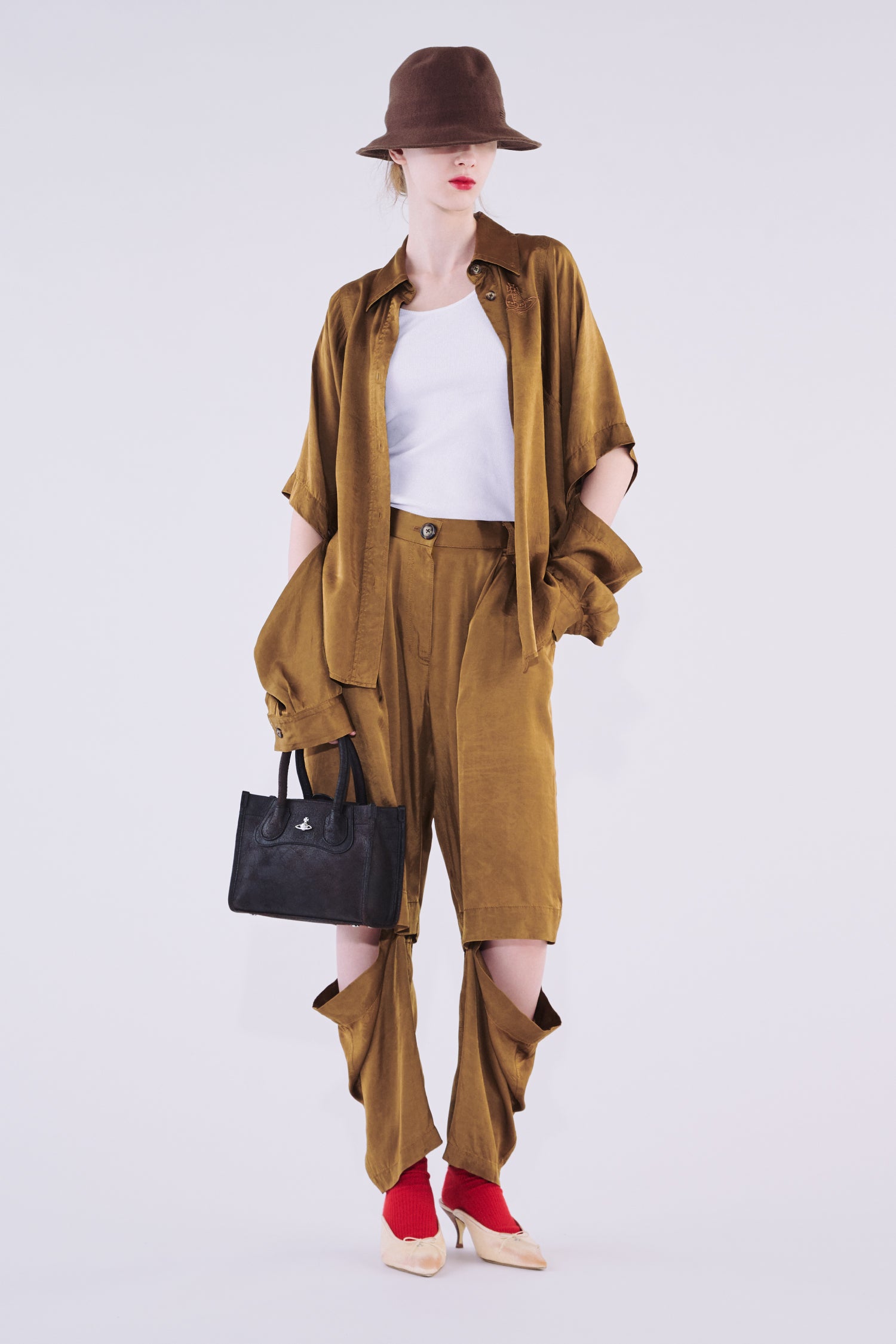 ヴィヴィアン　変形　リボン　トップス VIVIENNE WESTWOOD RED LABEL SPRING/SUMMER 26 LOOKBOOK