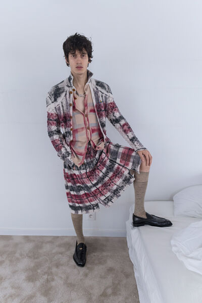 VIVIENNE WESTWOOD AUTUMN-WINTER 2025/26 LOOKBOOK
