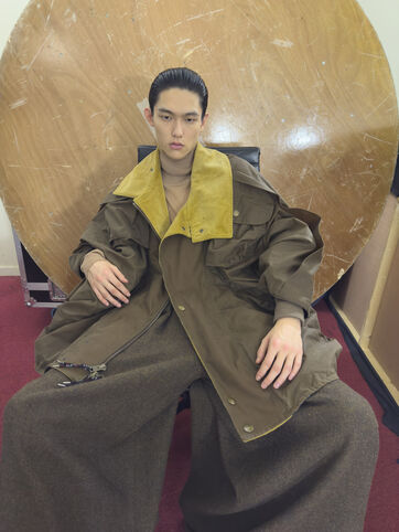 ヴィヴィアンウエストウッド今期2025ss パネルブロッキングブルゾンスウェット VIVIENNE WESTWOOD RED LABEL AUTUMN-WINTER 25/26 LOOKBOOK