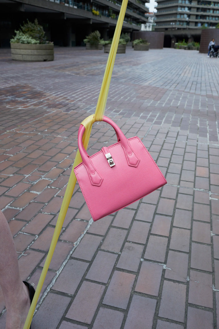 VIVIENNE WESTWOOD AUTUMN-WINTER 2019/20 CAMPAIGN ｜ヴィヴィアン