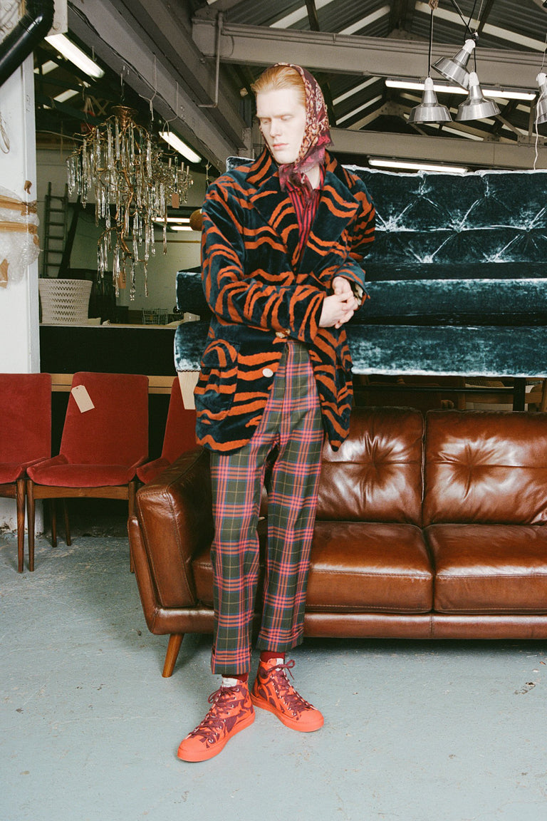 VIVIENNE WESTWOOD AUTUMN-WINTER 2022/23 LOOKBOOK ｜【公式