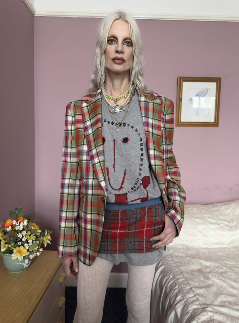 VIVIENNE WESTWOOD AUTUMN-WINTER 2024/25 CAMPAIGN ｜【公式