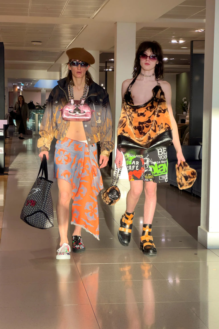 ヴィヴィアンウエストウッド 2023年モデル　ニット　ビッグシルエット セーター VIVIENNE WESTWOOD AUTUMN-WINTER 2023/24 ｜ヴィヴィアン