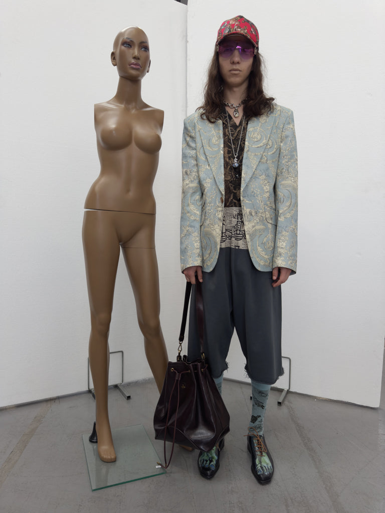 yvw204:Vivienne Westwood【ヴィヴィアン ウエストウッド】MINI BAS RELIEFタイバー/ネクタイピン/新品/ゴールド/専用ケース付属 | Vivienne Westwood(ヴィヴィアン ウエストウッド)タイバー