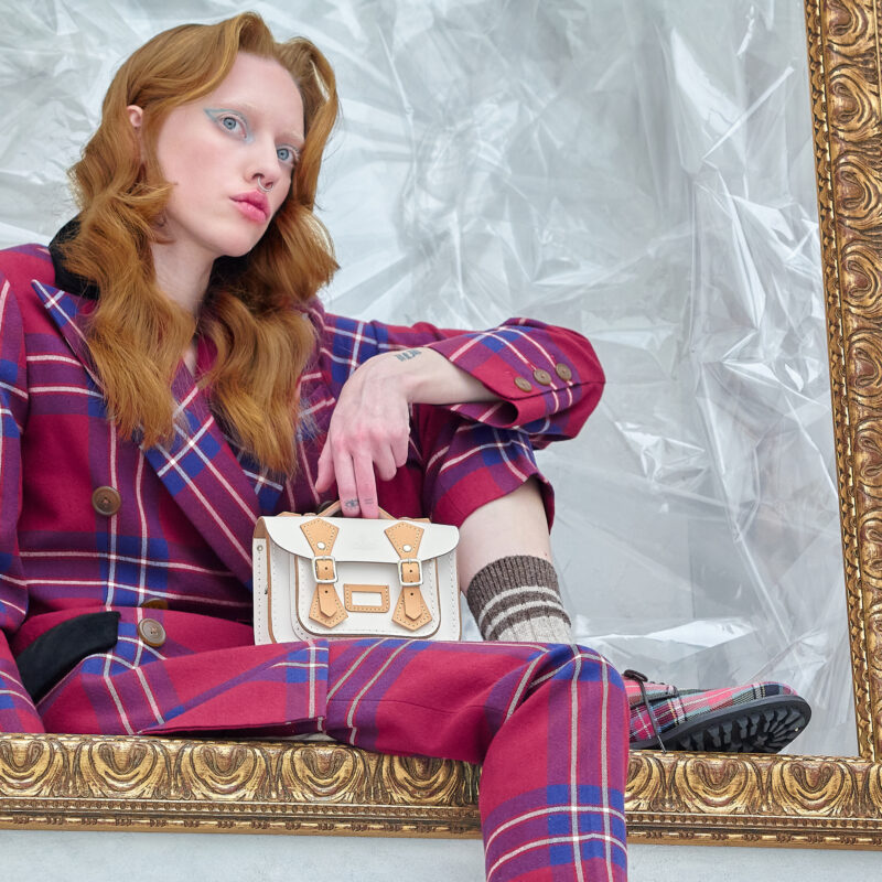 Vivienne Westwood ACCESSORIES FILM ”Make a realistic art” Released