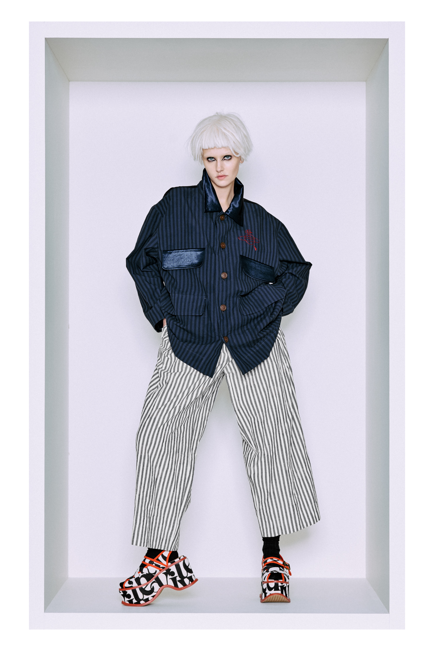 Vivienne Westwood　オーブロゴスウェットシャツ　袖ベルト付 スウェット 店舗 日本