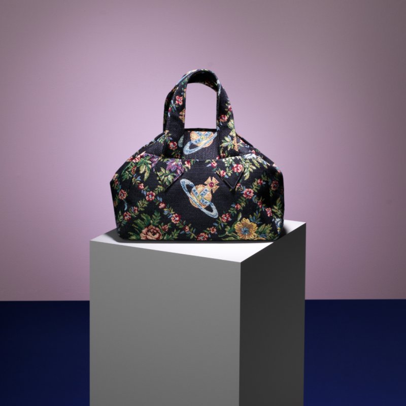 刺繍のカラーオーブが特徴です【美品】Vivienne Westwood ARCHIVE YASMINEバッグ